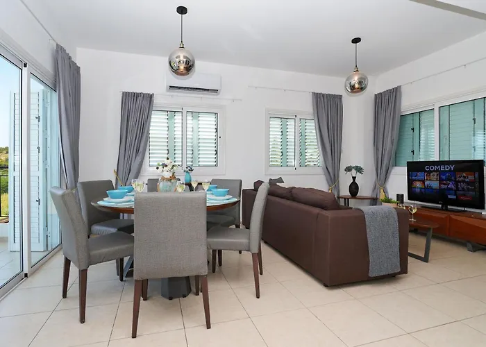 Villa Royal View *
